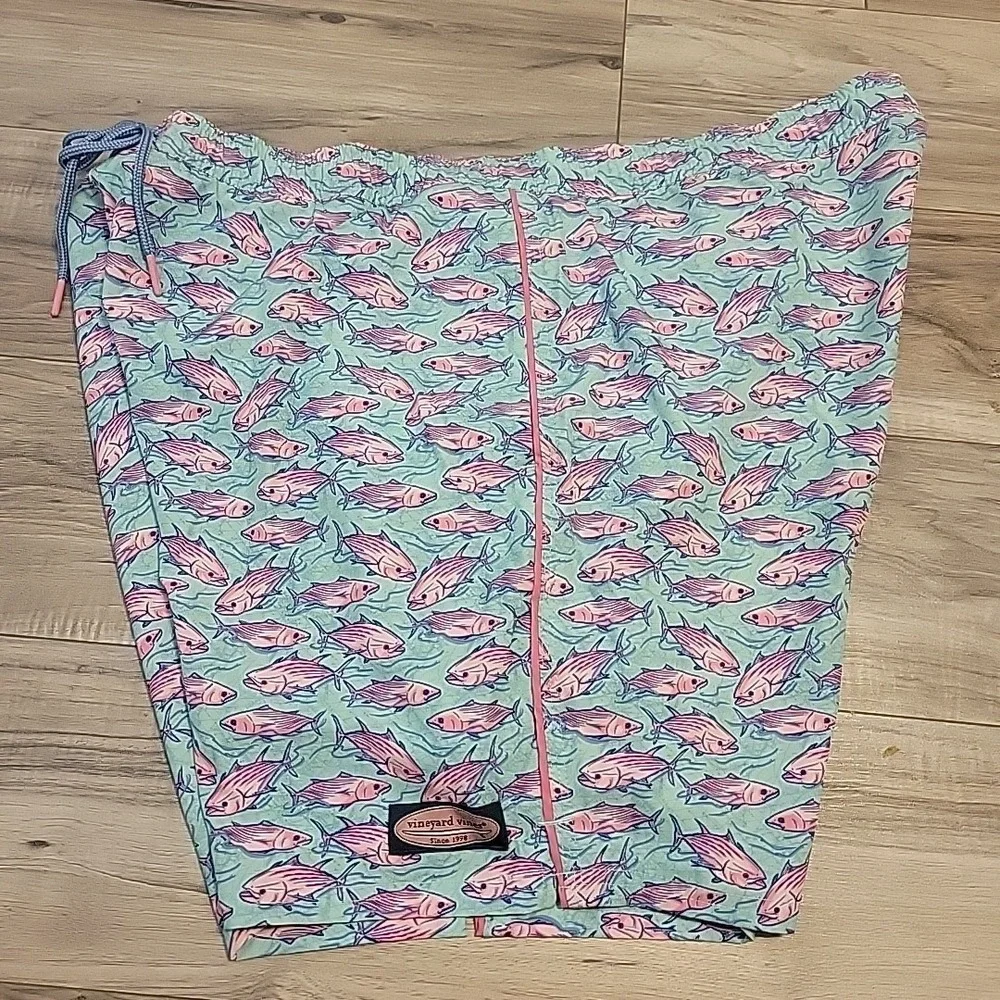Vineyard Vines‎ Swim Trunks Mens XL Blue Pink Crappy Fish AOP Beach Poolside